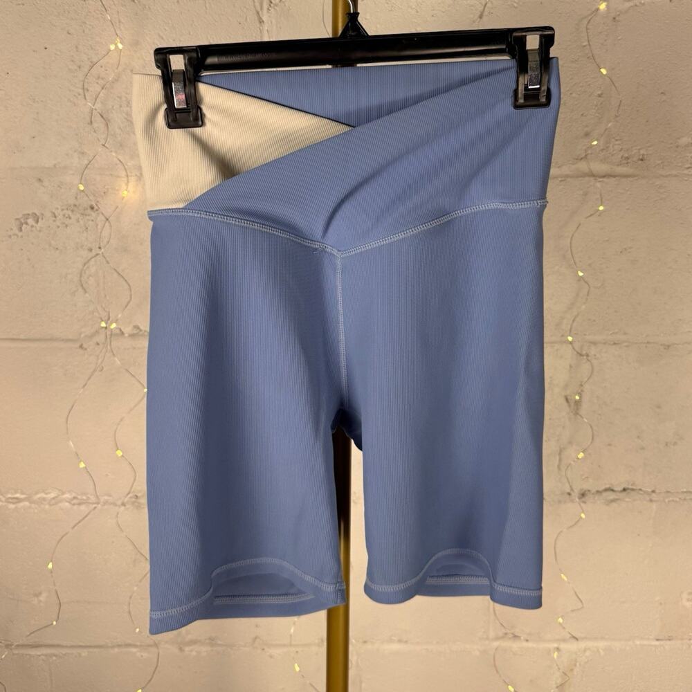 wilo the label women’s S blue ribbed high rise bike shorts white colorblock